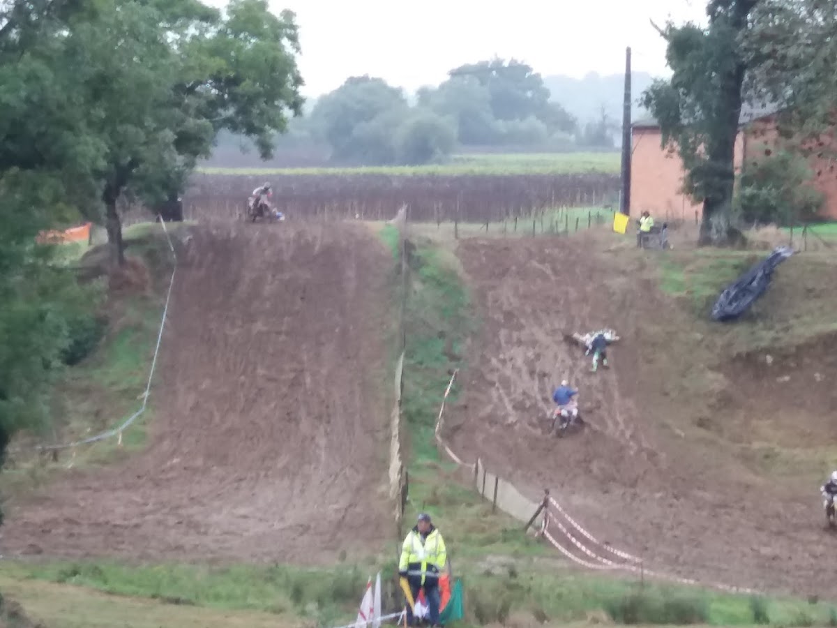 Terrain de motocross à Arbis — photo 2