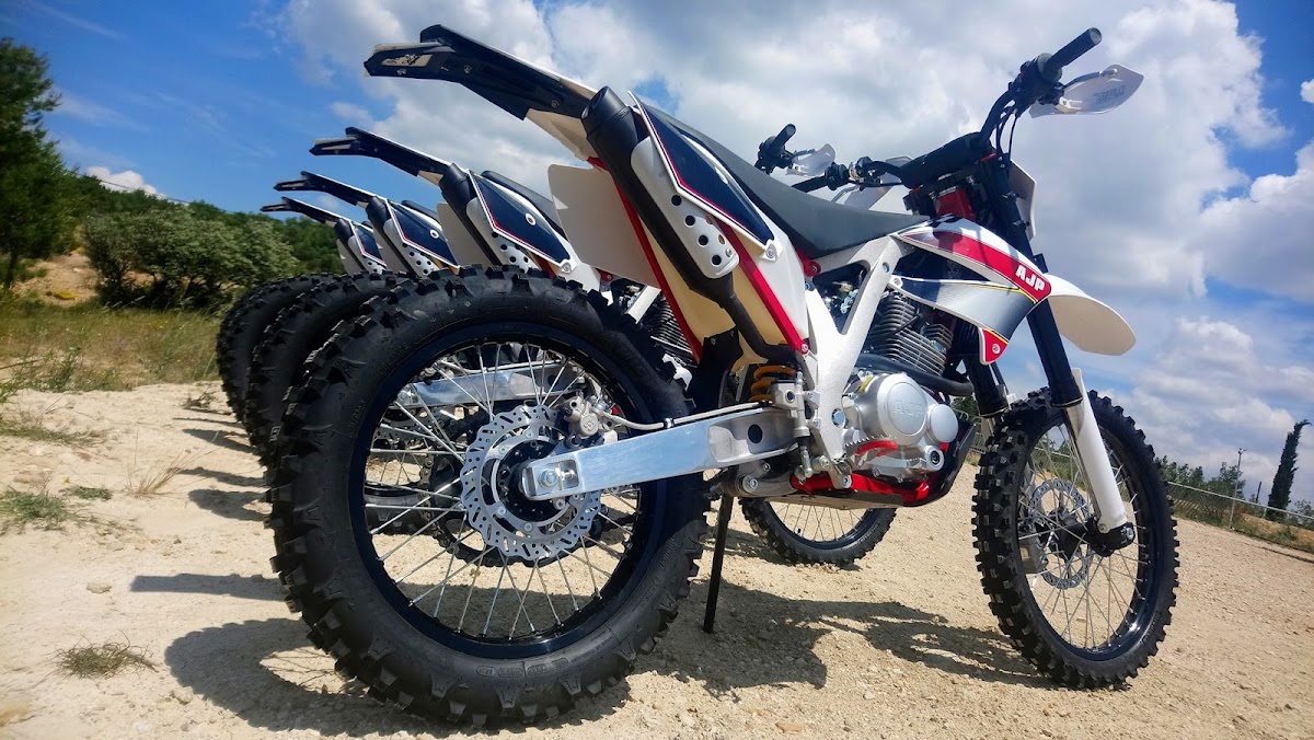 Terrain de motocross à ventabren — photo 4