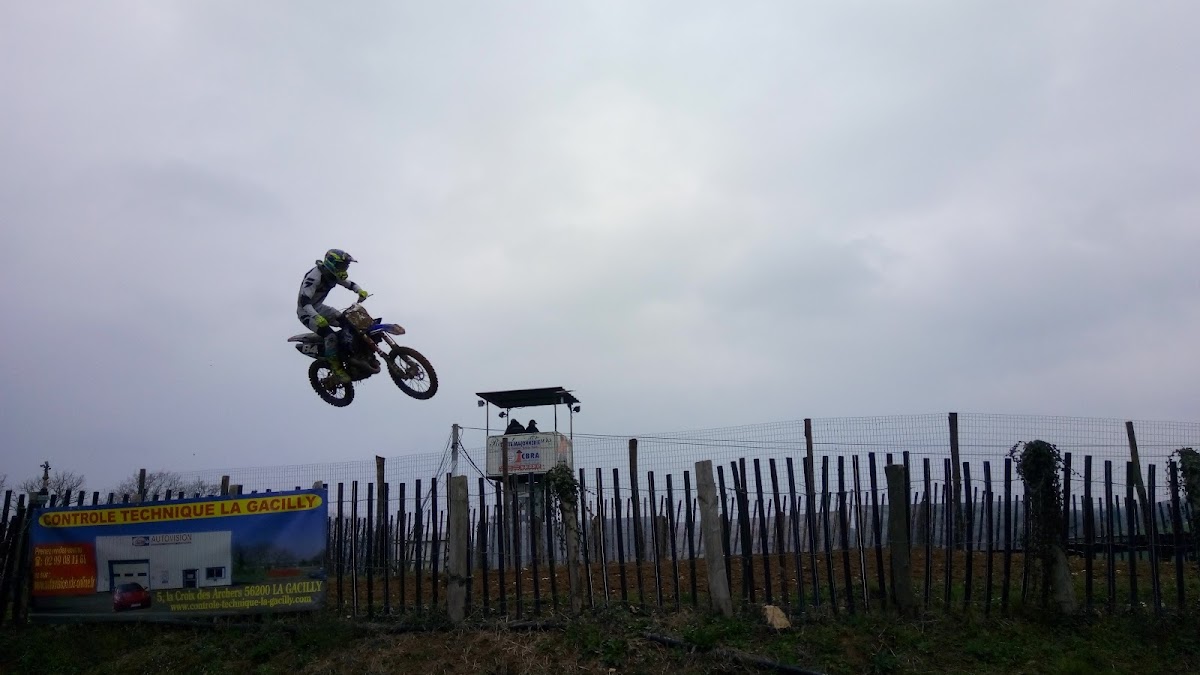 Terrain de motocross à La Gacilly — photo 2