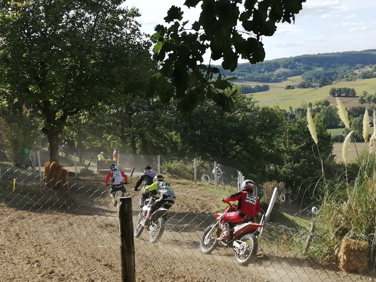 Terrain de motocross à Lauzerte — photo 1