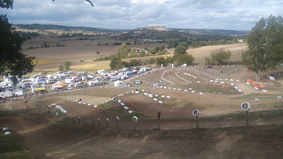Terrain de motocross à Lauzerte — photo 4
