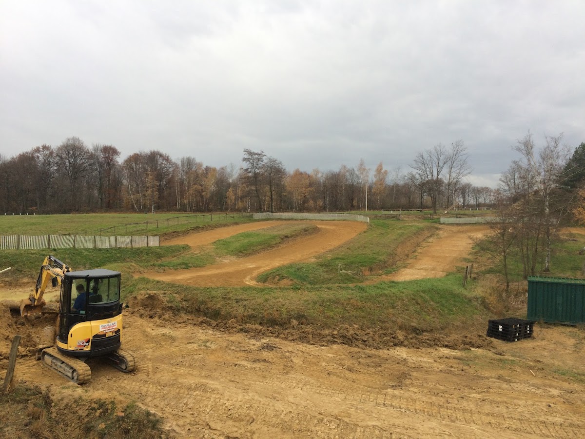 Terrain de motocross à Joudes