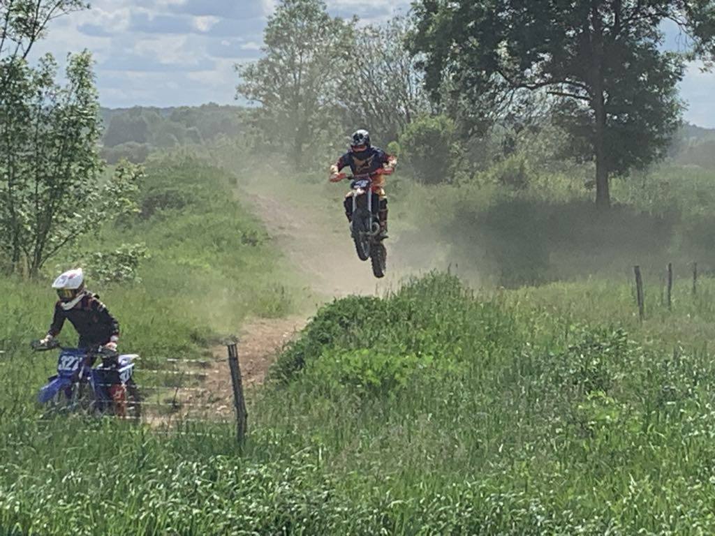 Terrain de motocross à Pezou — photo 1