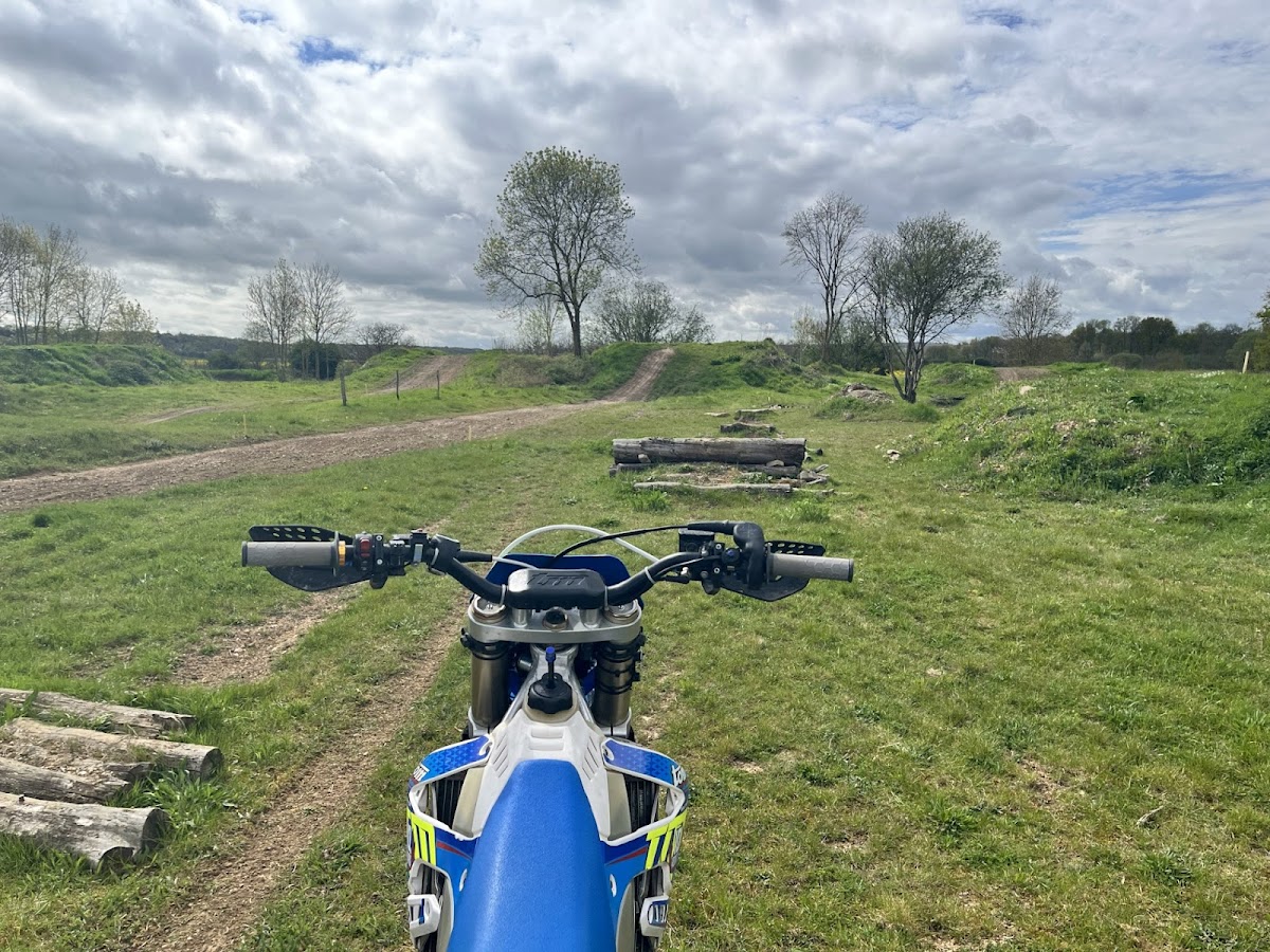 Terrain de motocross à Pezou — photo 3