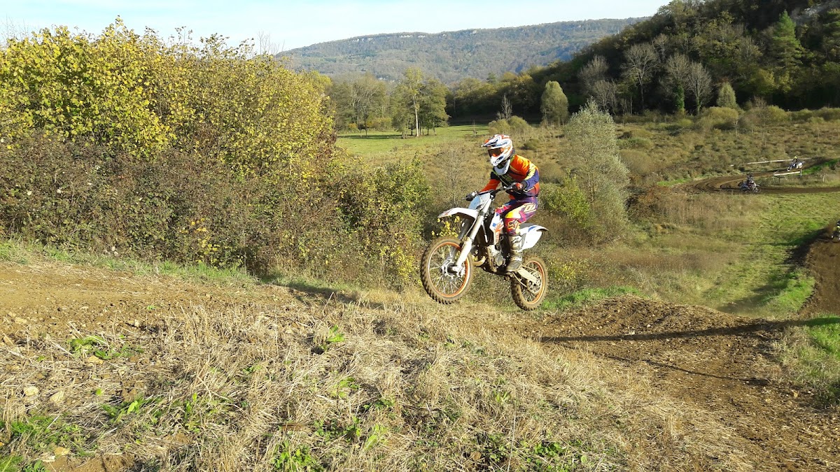 Terrain de motocross à Cornod