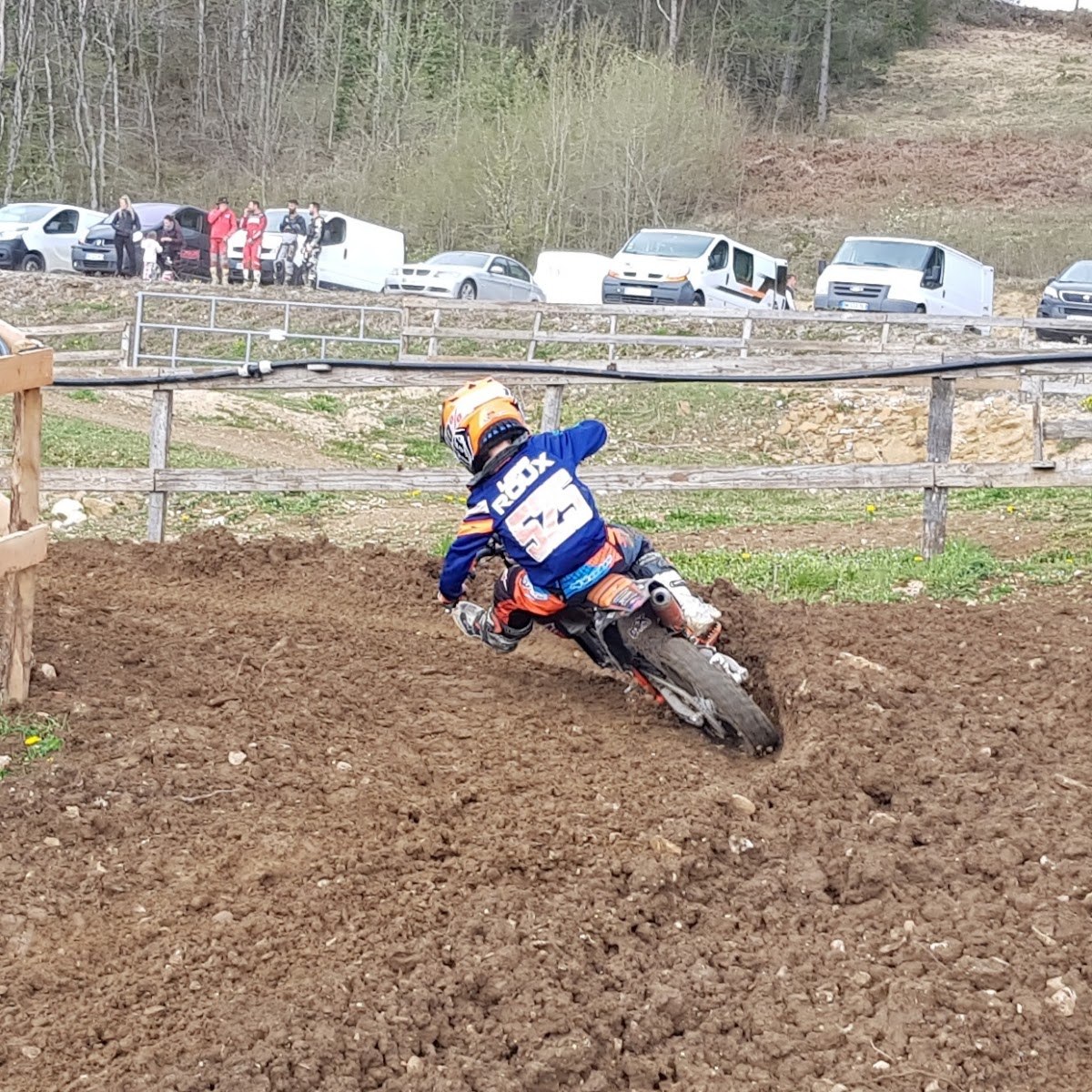 Terrain de motocross à Cornod — photo 2
