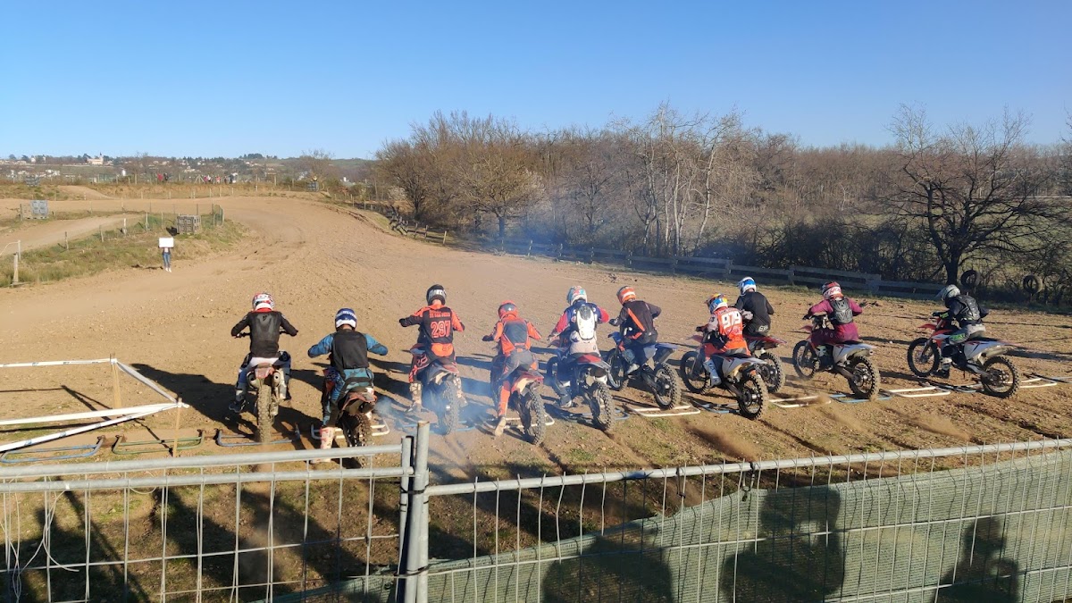 Terrain de motocross à Andrézieux-Bouthéon — photo 1