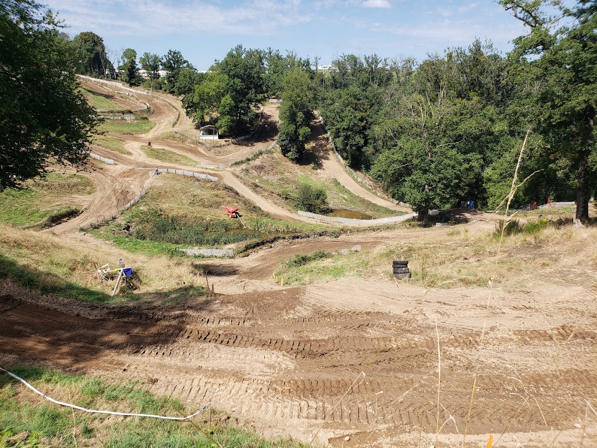 Terrain de motocross à Ahun — photo 1