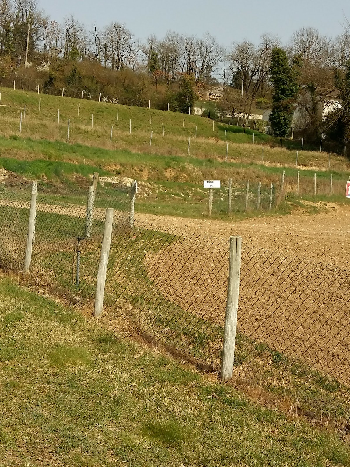 Terrain de motocross à Vouzan — photo 4