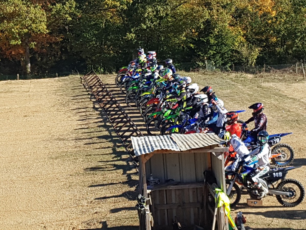 Terrain de motocross à Villy — photo 1