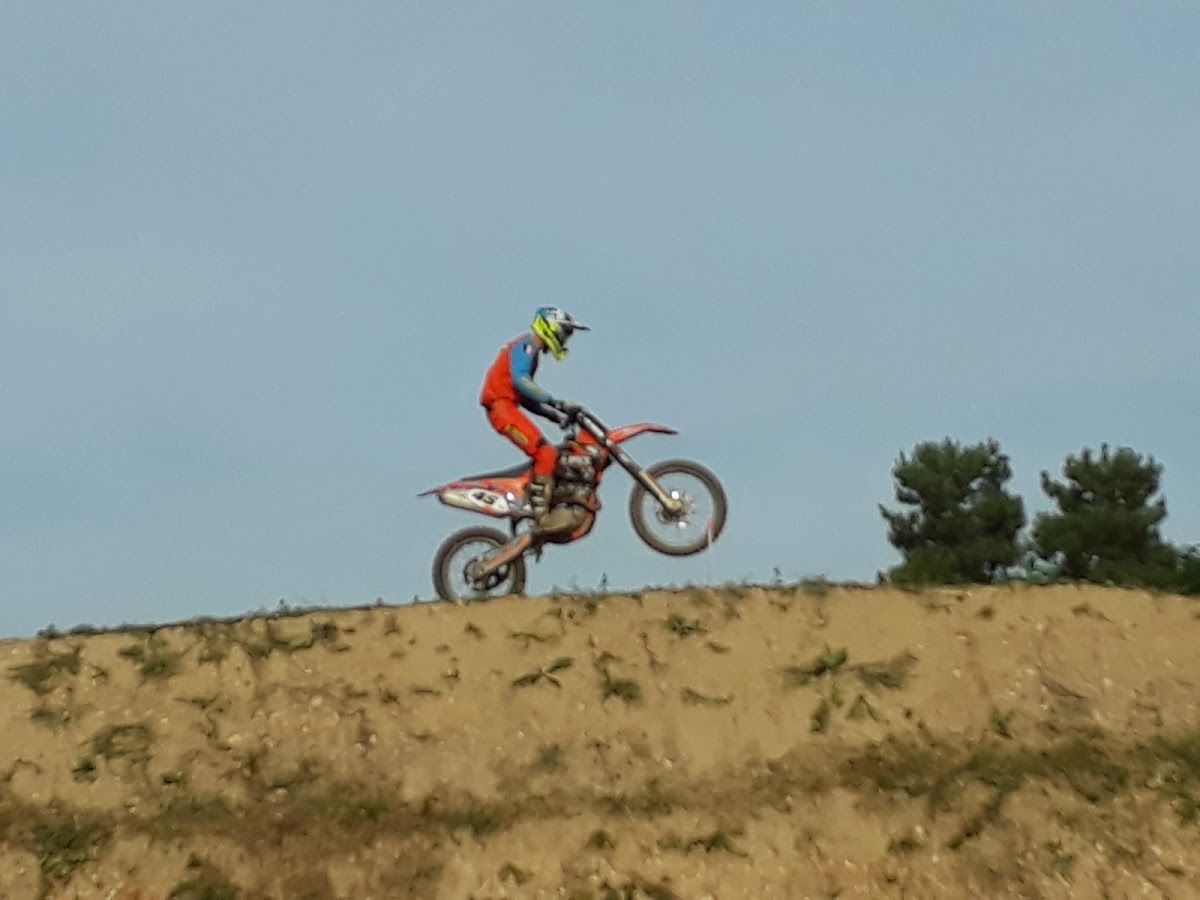 Terrain de motocross à Sassay — photo 3