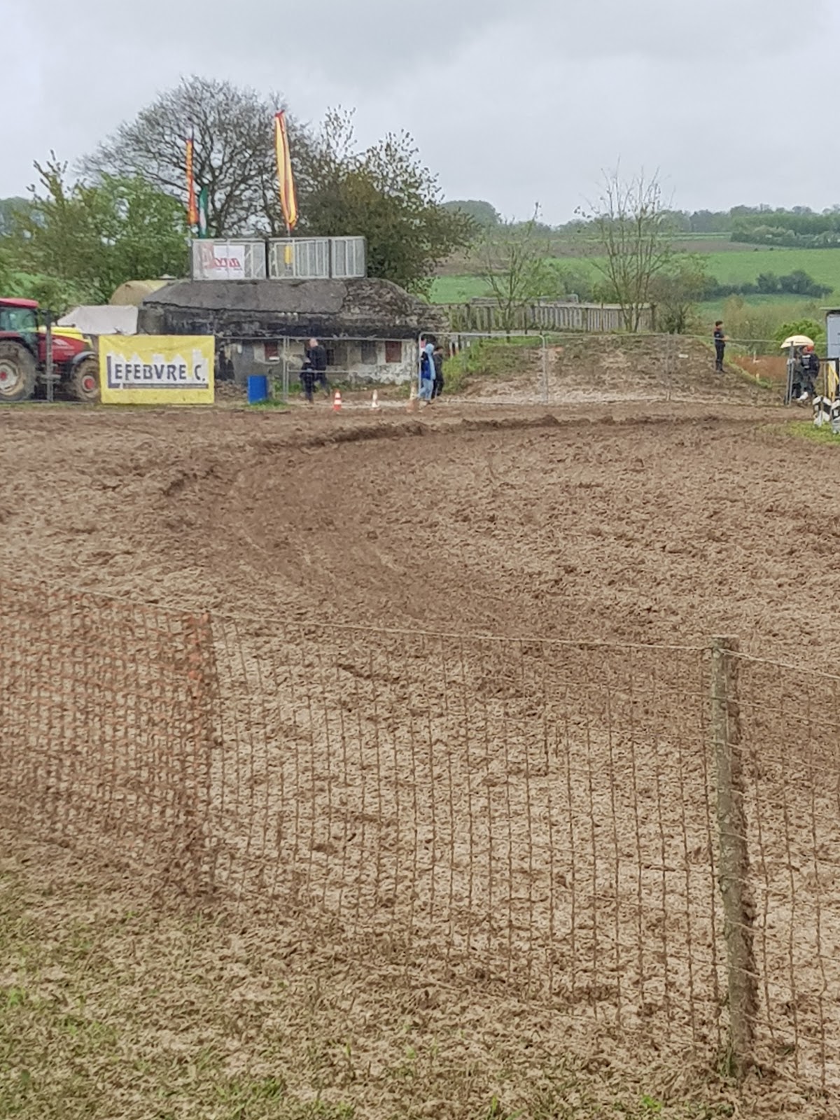 Terrain de motocross à Aibes