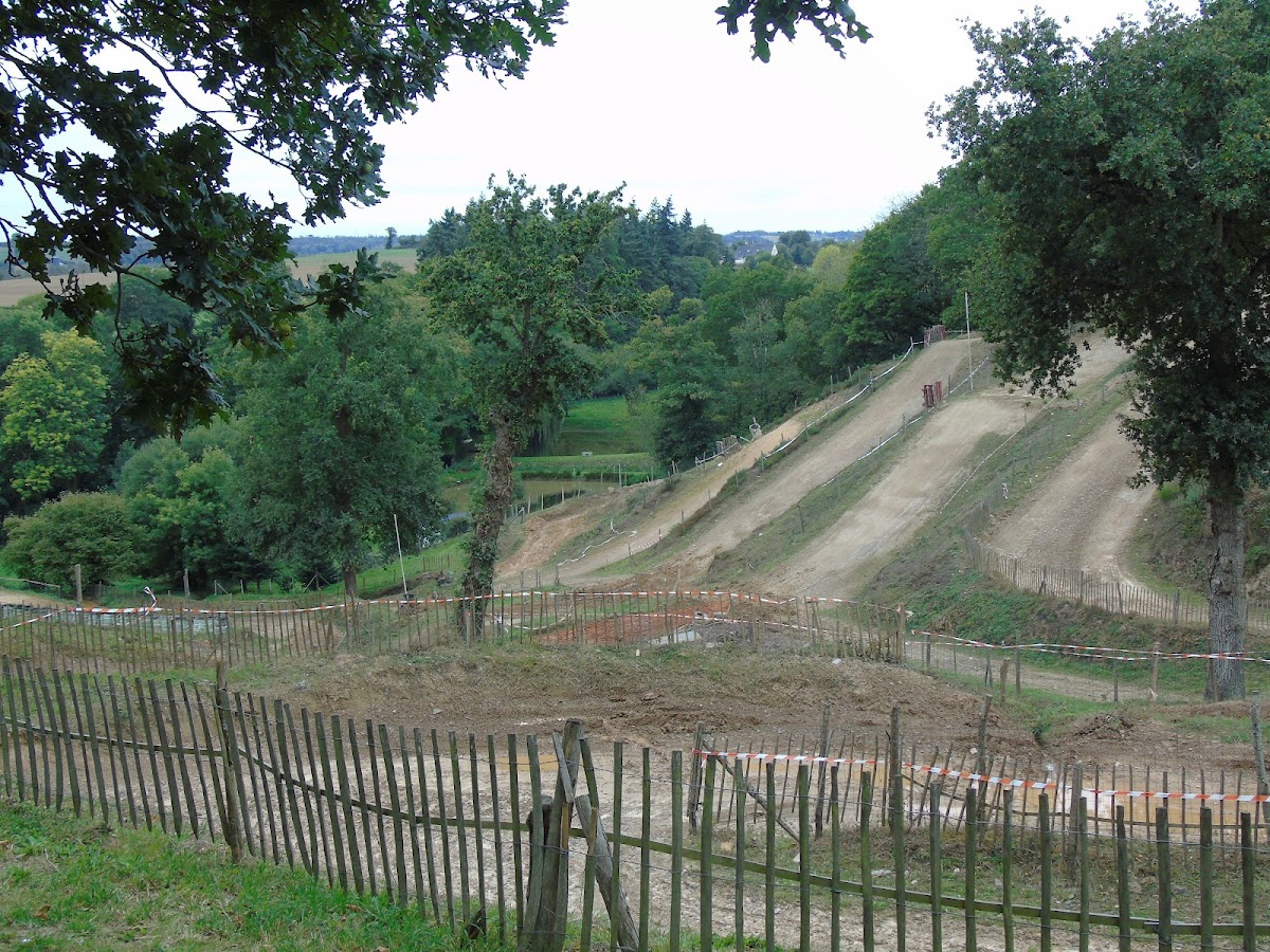 Terrain de motocross à Talensac