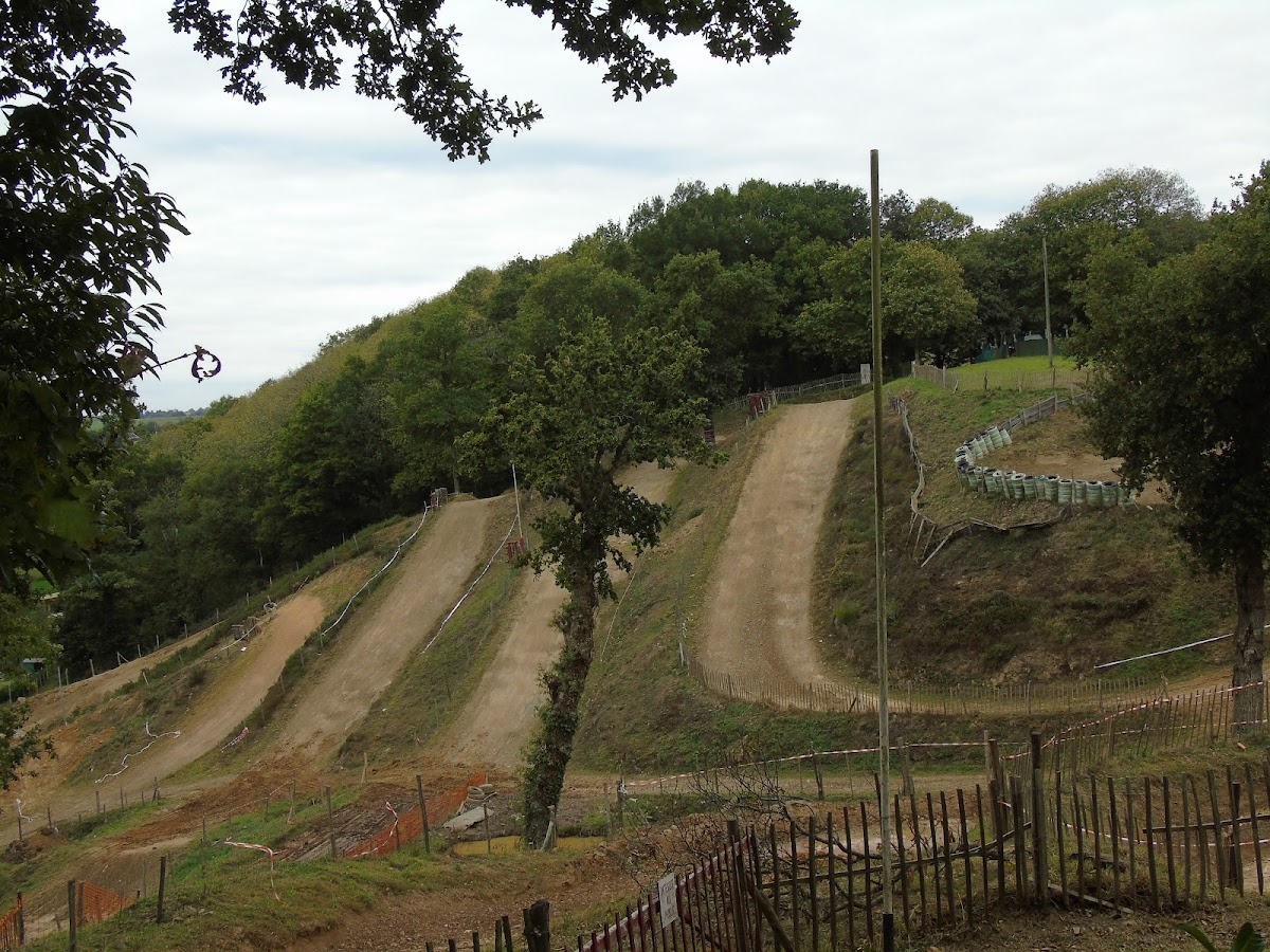 Terrain de motocross à Talensac — photo 4