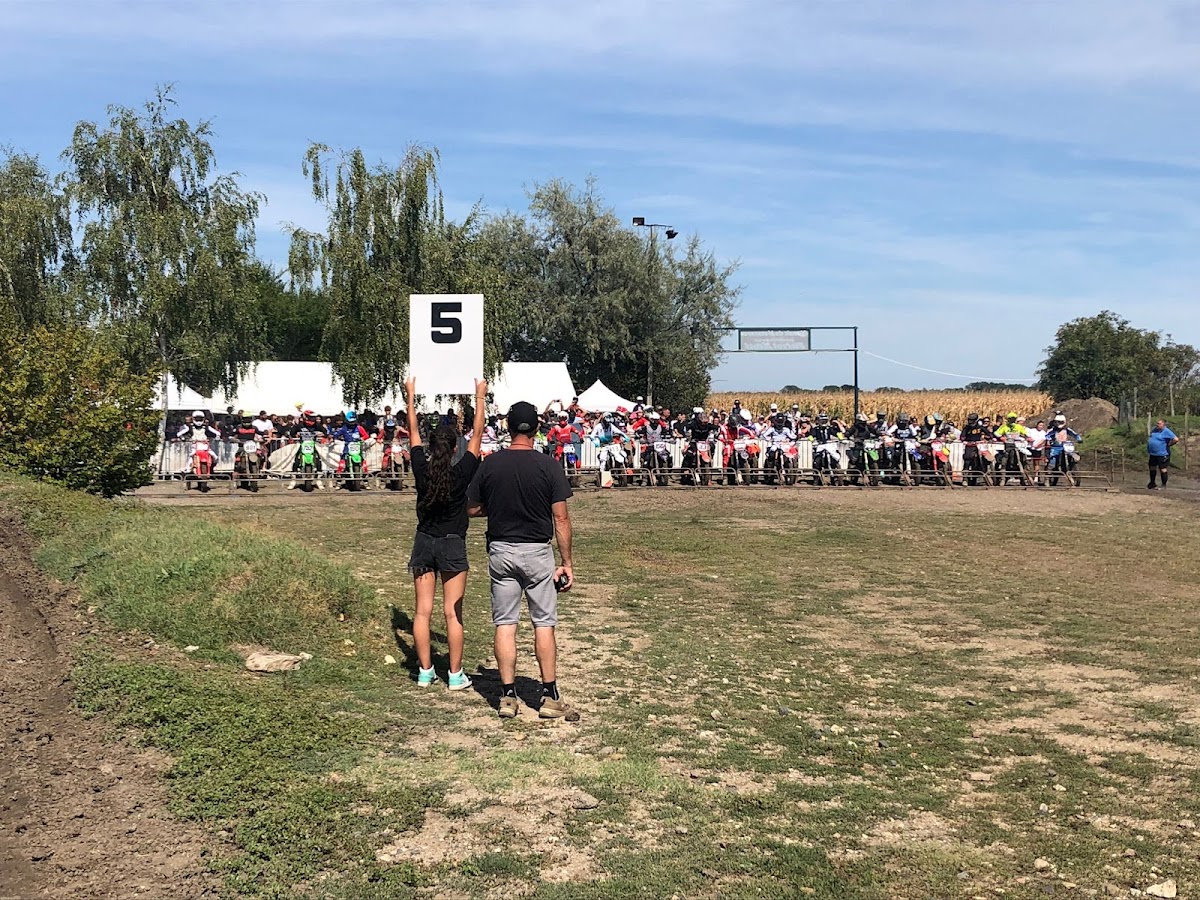Terrain de motocross à Martres-Sur-Morge — photo 1