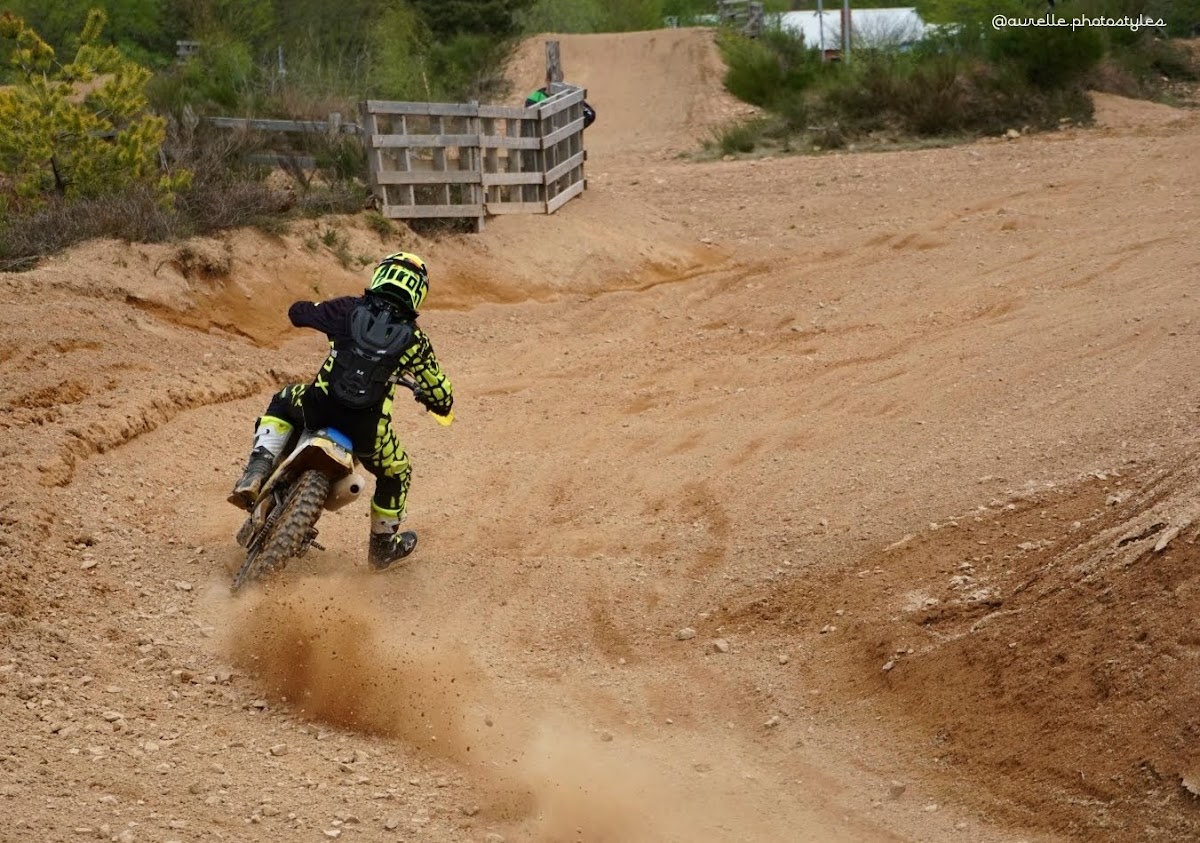 Terrain de motocross à Saint Rirand — photo 2