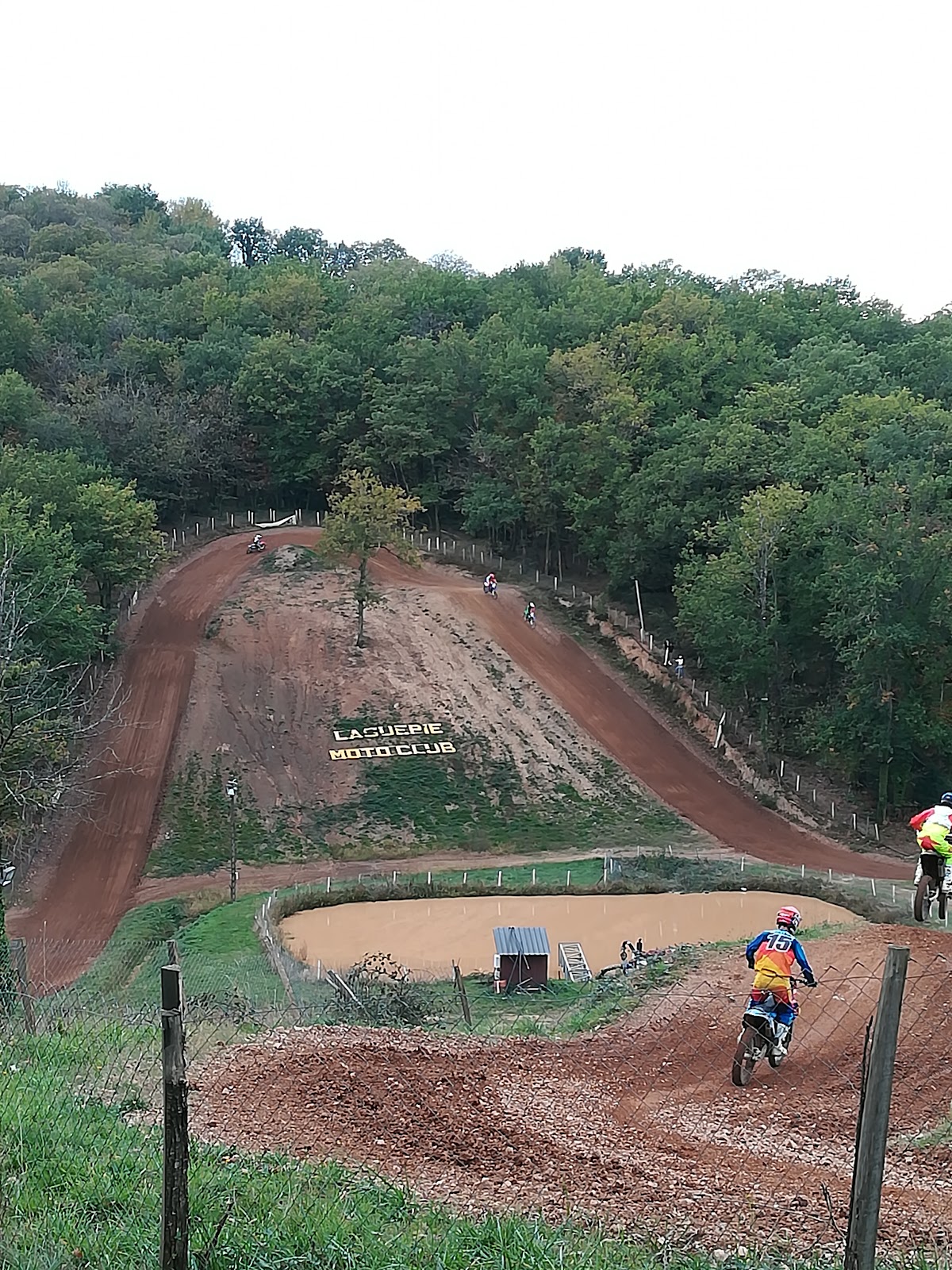 Terrain de motocross à Laguépie