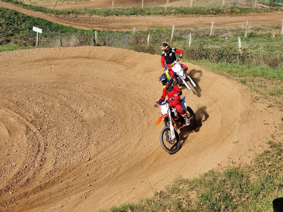 Terrain de motocross à Laguépie — photo 1