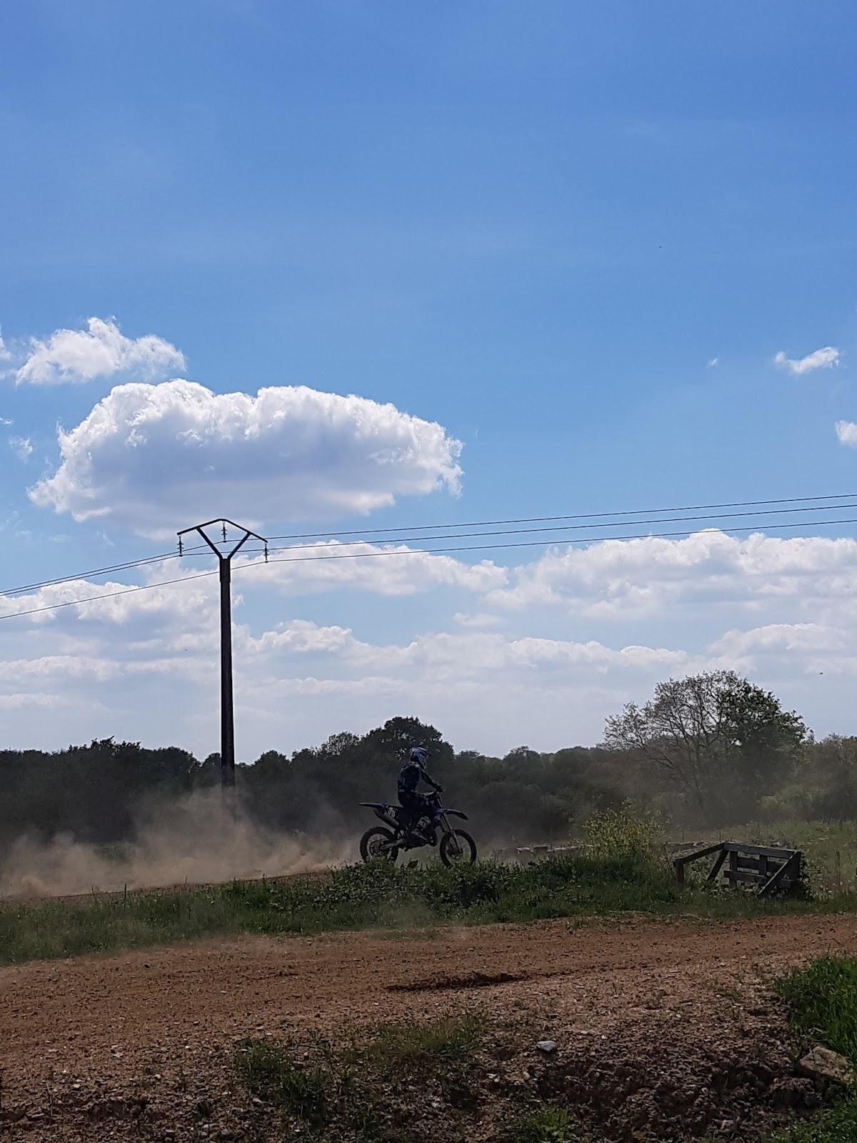 Terrain de motocross à Malville — photo 1