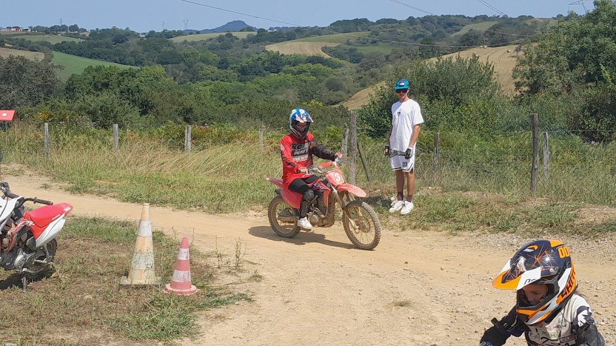 Terrain de motocross à Hasparren — photo 1