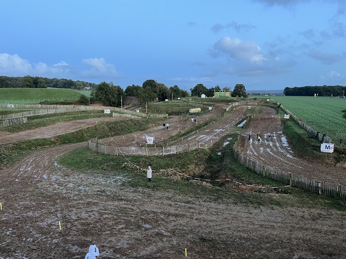 Terrain de motocross à Norville