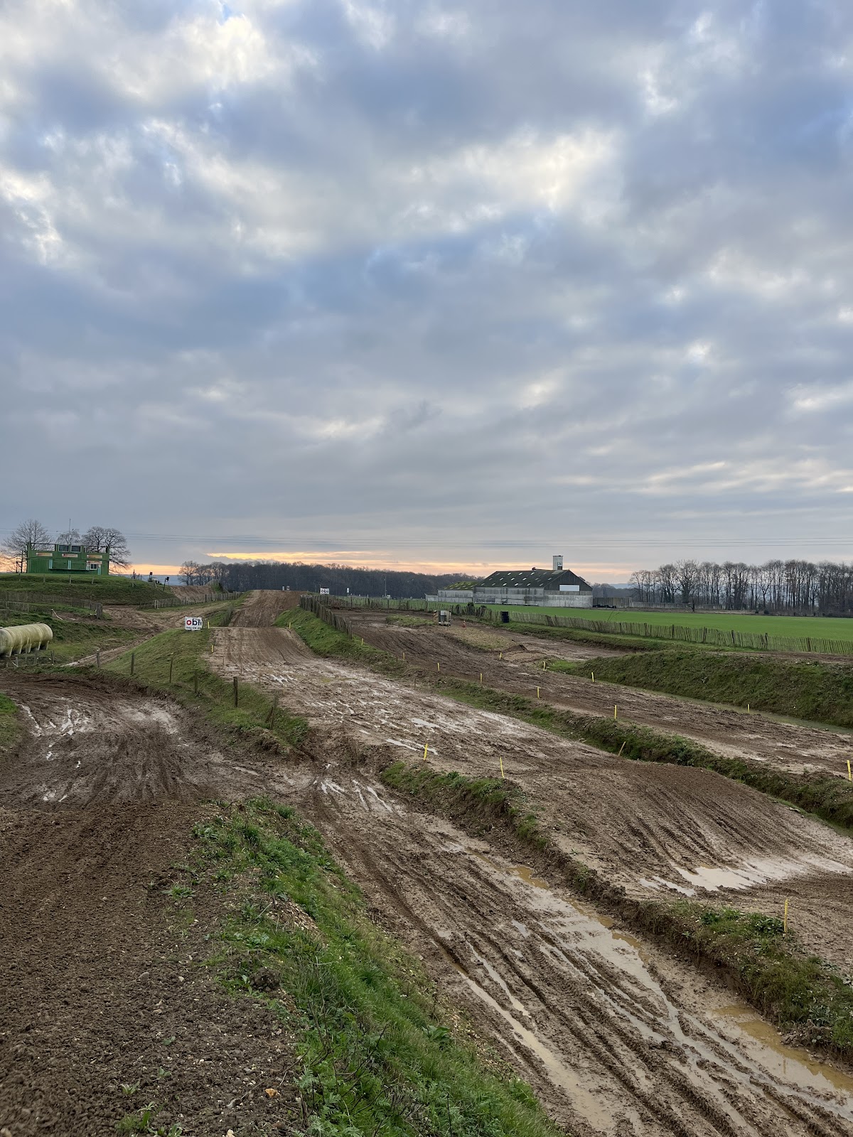 Terrain de motocross à Norville — photo 1