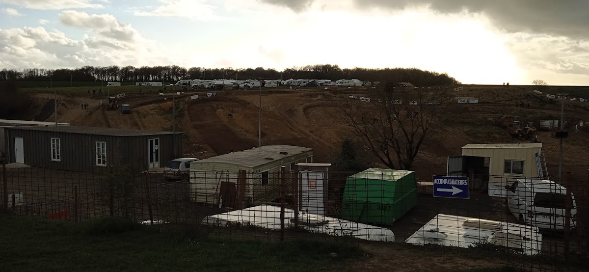 Terrain de motocross à Faye-Sur-Ardin — photo 2