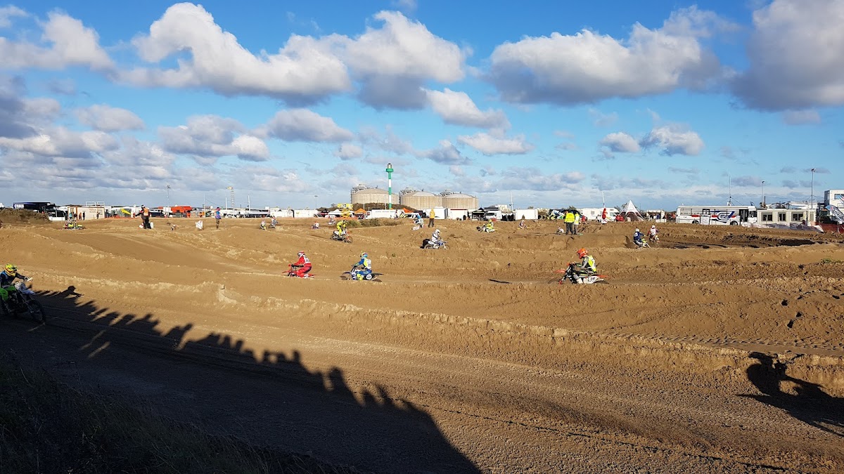 Terrain de motocross à Loon-Plage — photo 1