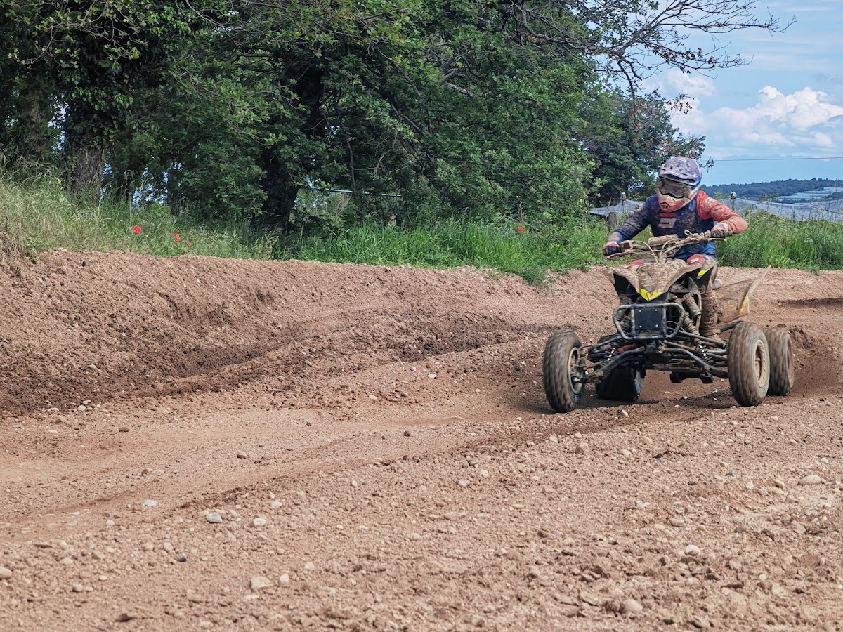 Terrain de motocross à Véranne — photo 1