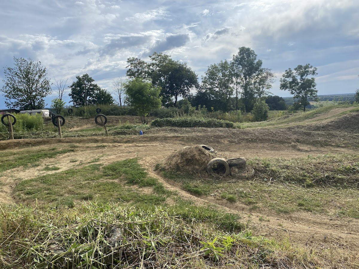 Terrain de motocross à Illtal