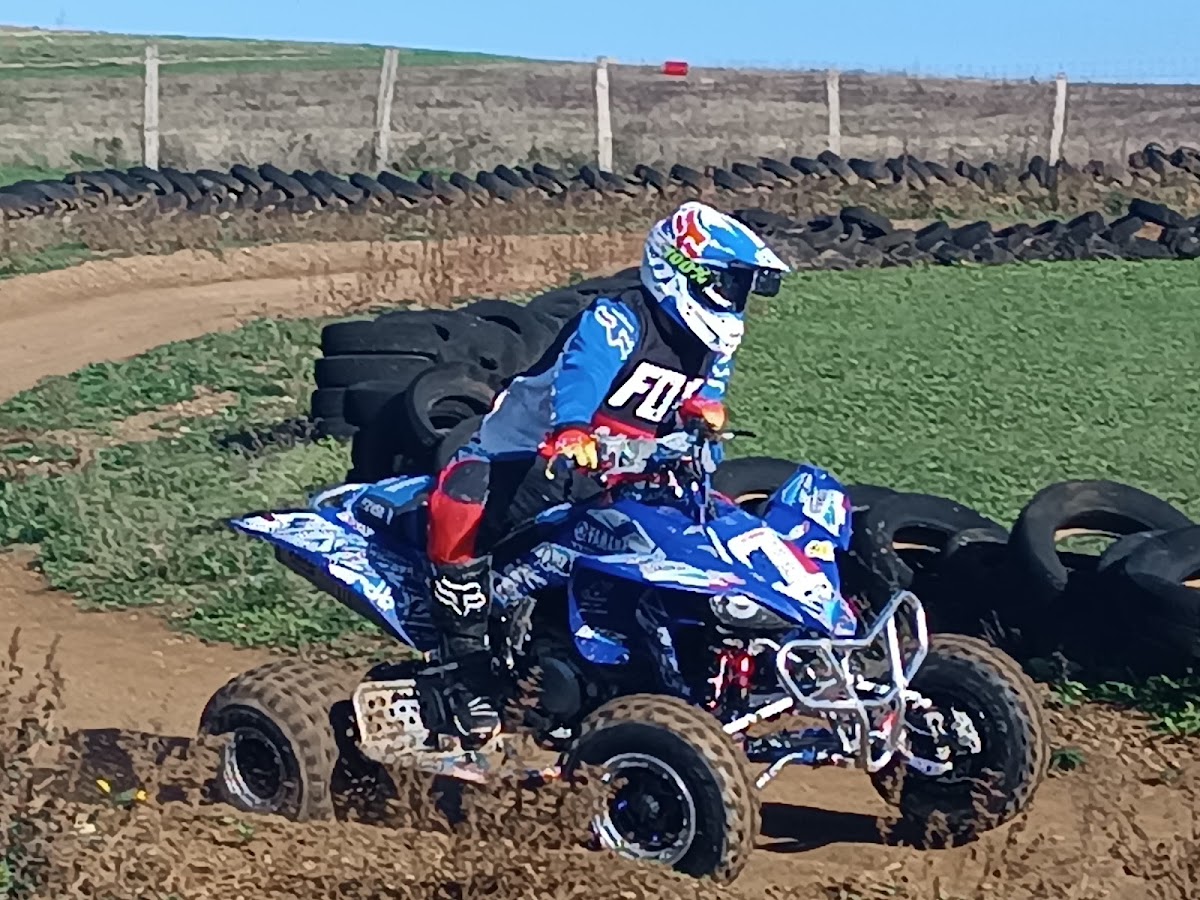 Terrain de motocross à La Neuville-Sur-Essonne — photo 2