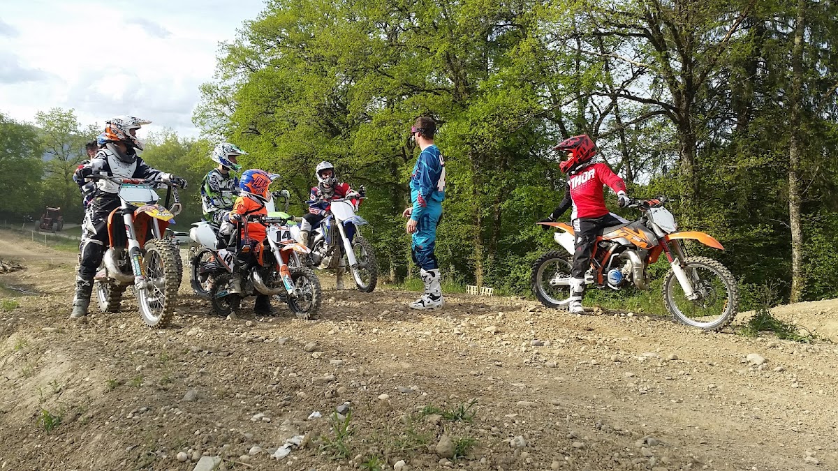 Terrain de motocross à Thoiry