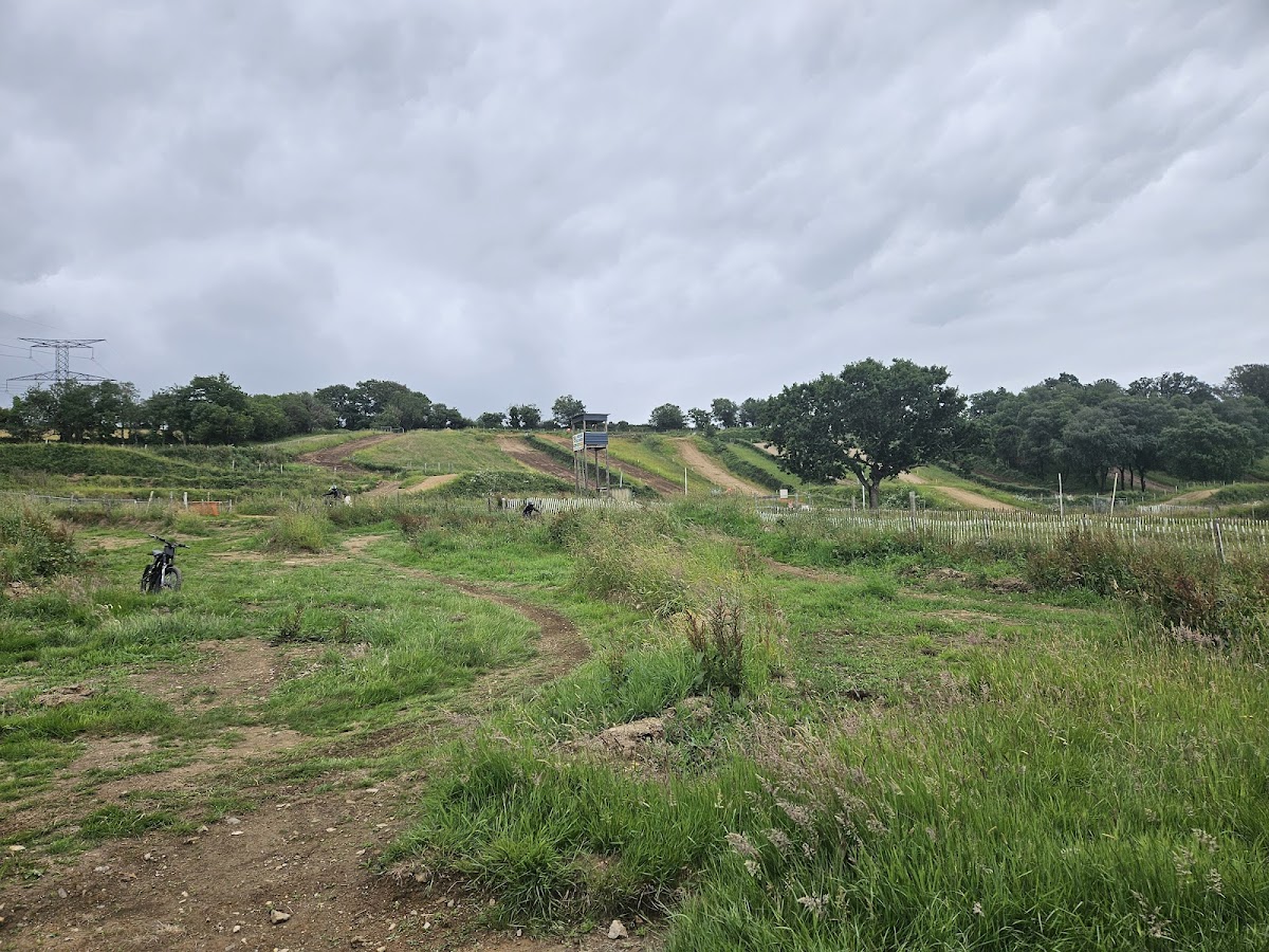 Terrain de motocross à Edern — photo 3