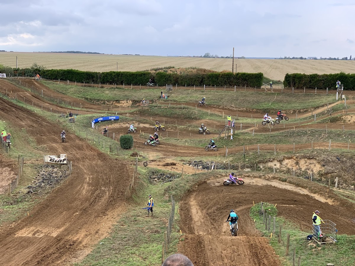Terrain de motocross à Tremblay-Les-Villages