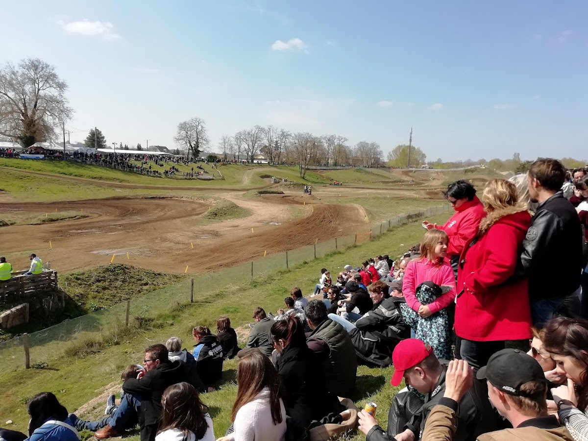 Terrain de motocross à Moulins