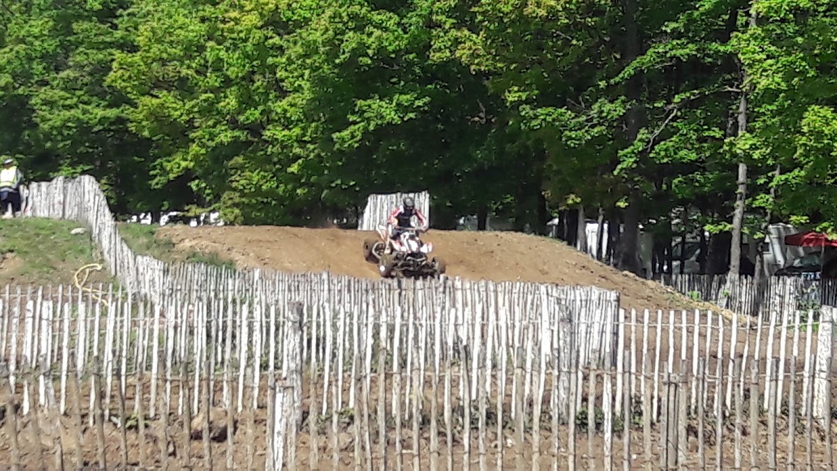 Terrain de motocross à Saint-Chéron — photo 2