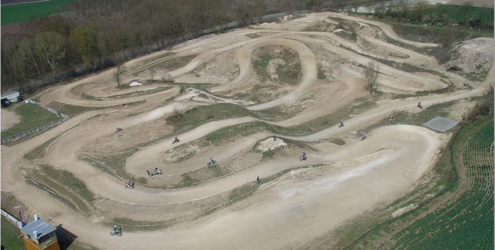 Terrain de motocross à Flixecourt — photo 1
