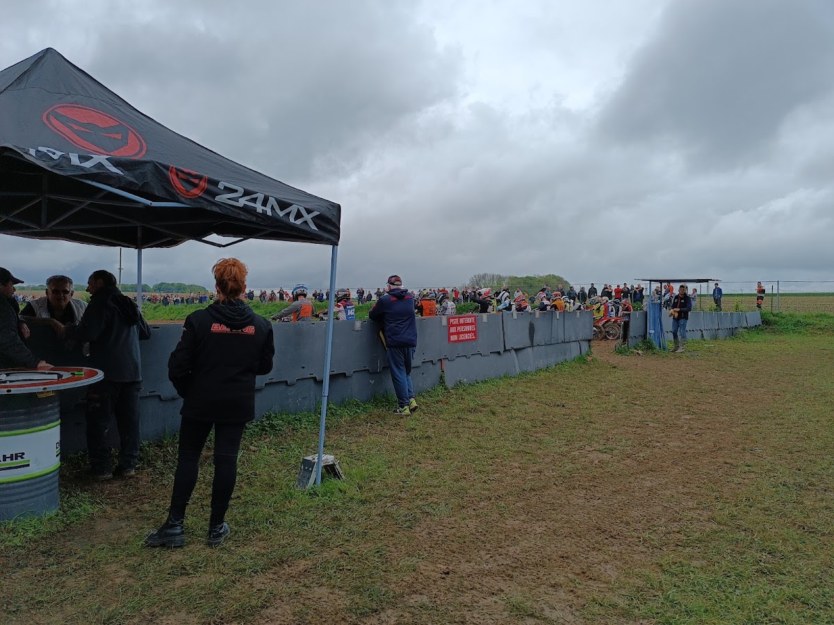 Terrain de motocross à Flixecourt — photo 2