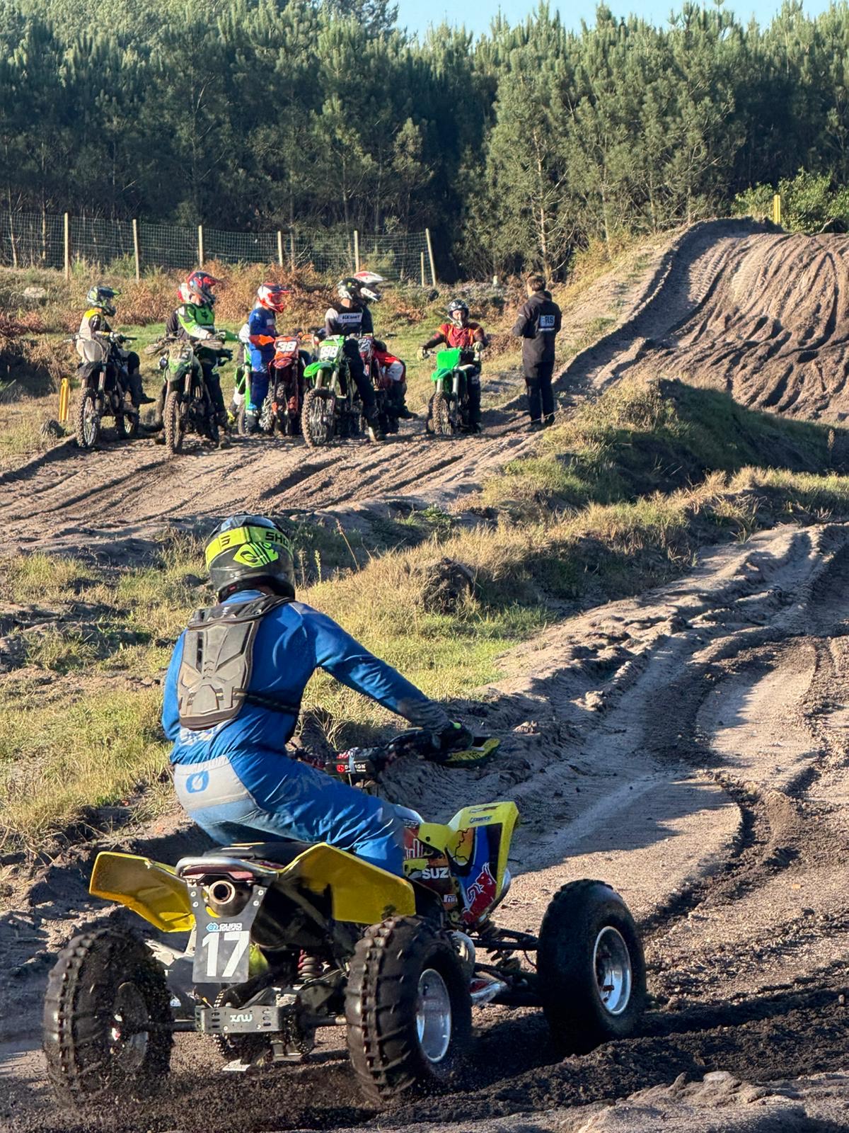 Terrain de motocross à Arès — photo 4