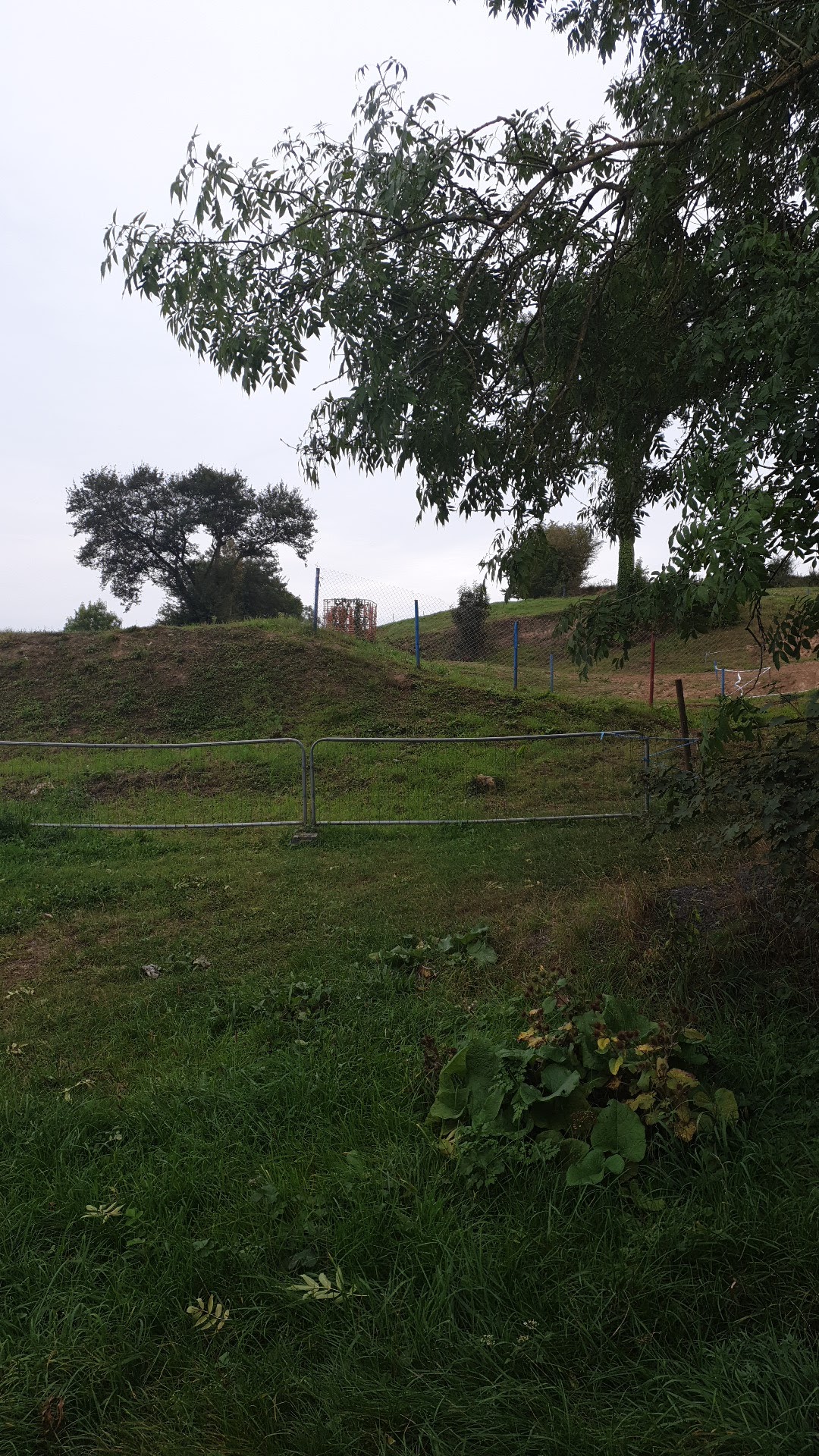 Terrain de motocross à Etroeungt — photo 4