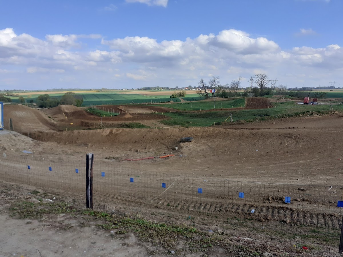 Terrain de motocross à Fontaine-Au-Pire — photo 3