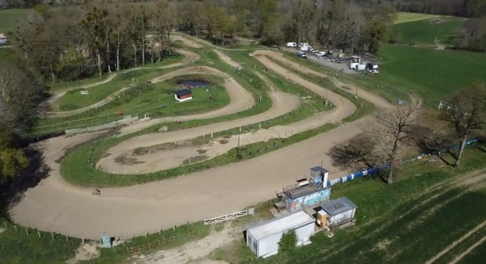 Terrain de motocross à Pleine-Fougères — photo 1