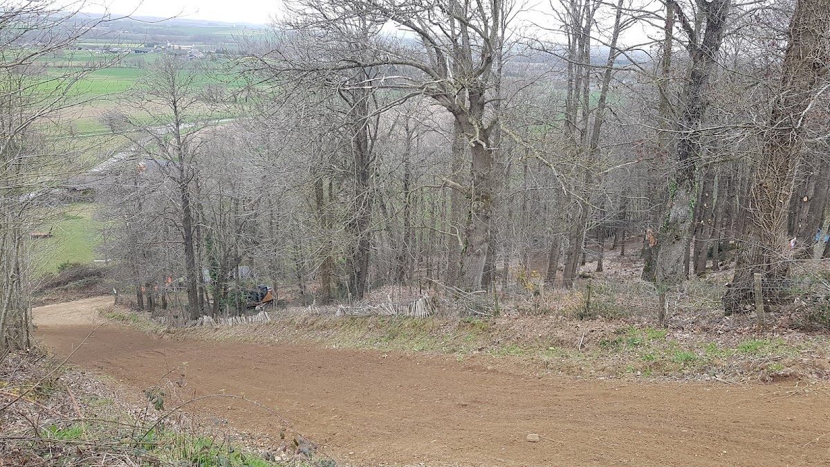 Terrain de motocross à Plouasne — photo 1