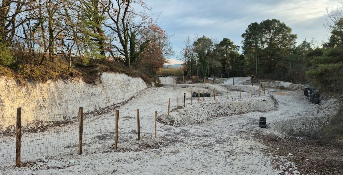 Terrain de motocross à Michery