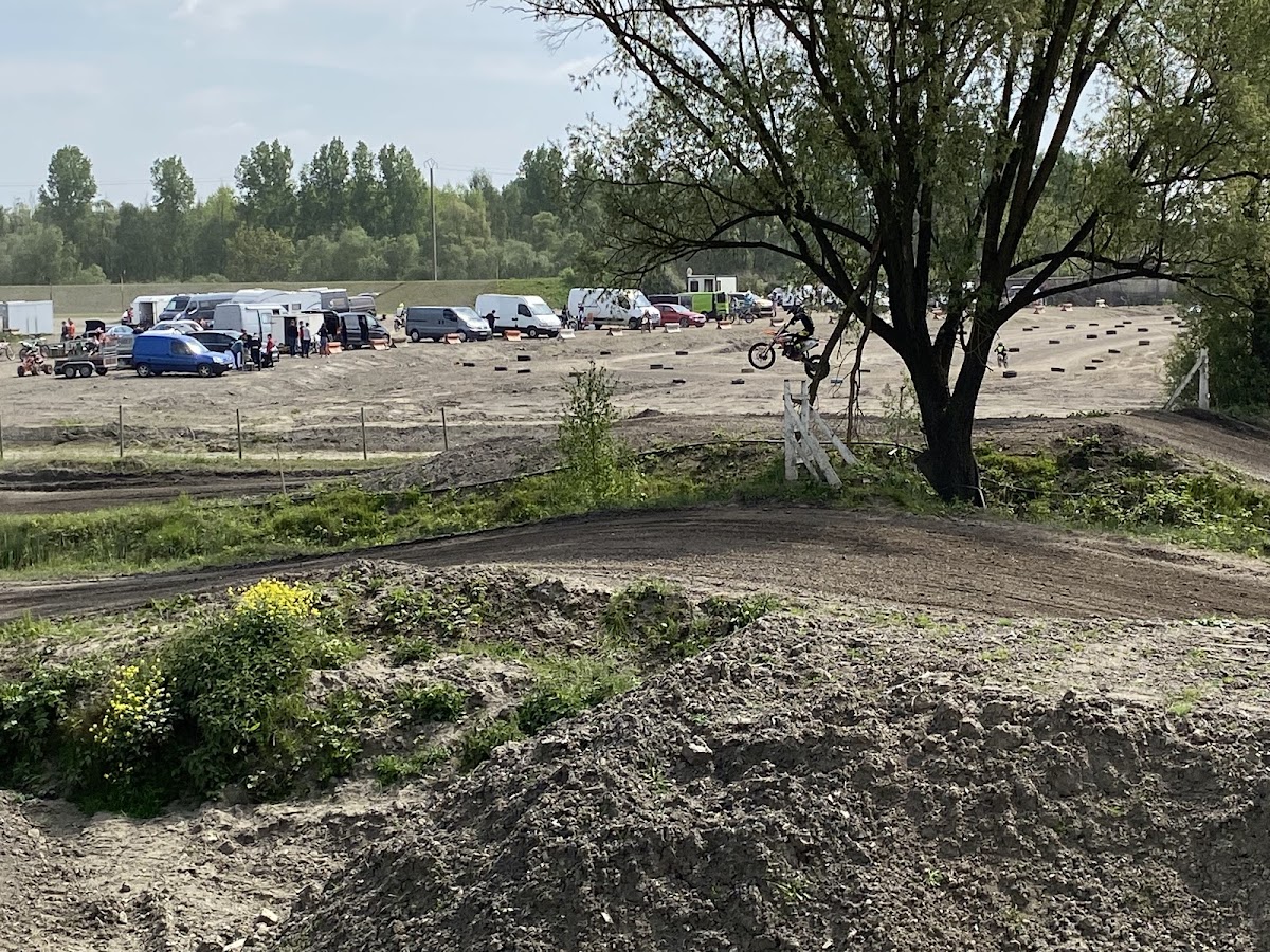 Terrain de motocross à Condé-Sur-L'Escaut — photo 3