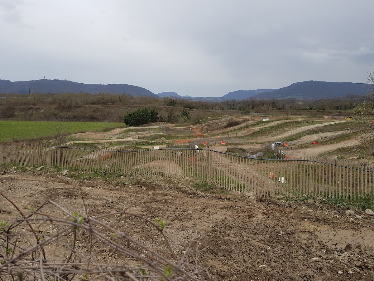 Terrain de motocross à Apprieu