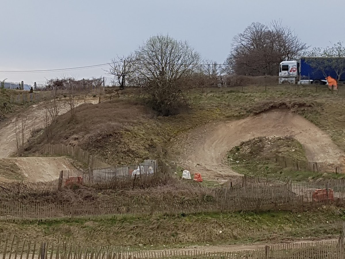 Terrain de motocross à Apprieu — photo 3