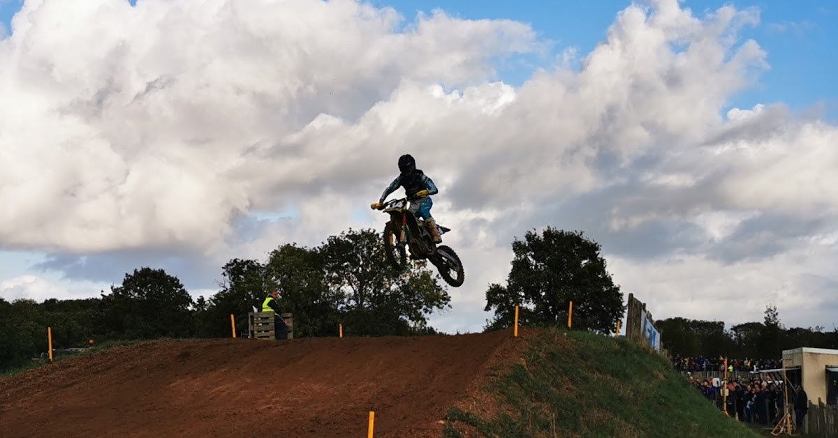 Terrain de motocross à Basly