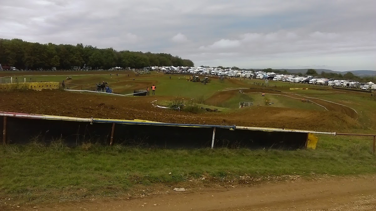Terrain de motocross à Authume — photo 1