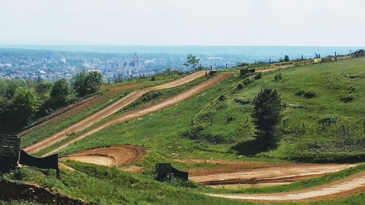 Terrain de motocross à Authume — photo 3